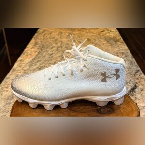 Under Armour Spotlight RM 4.0 Football Cleat. Size 7.5. NWOT
